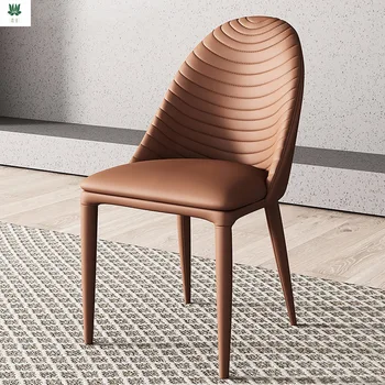 Italijos meno stilius paprastos konstrukcijos valgomojo kėdė odos namų mažame bute aukštos kėdės atlošas klasikinis prabangos kėdė