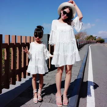 Motina ir Dukra Pajūrio trimatis Nėrinių 2VNT Tėvų-Vaikų Vasaros 2021 Naujas Prarasti Vidutinio ilgio Suknelė Baltos Suknelės
